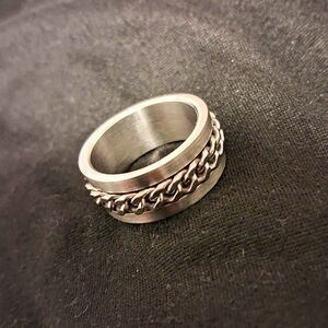 Men’s Stainless Steel Ring with Chain Detail – NWOT